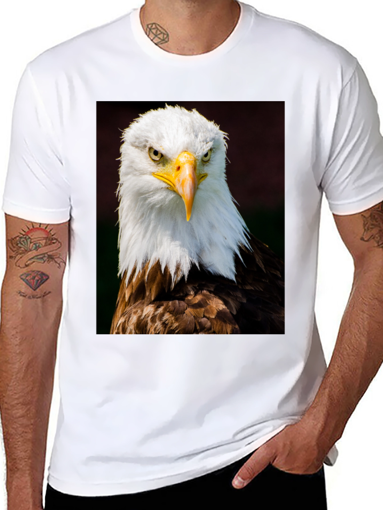 Eagle Graphic T-Shirt - Bold Bird of Prey Design