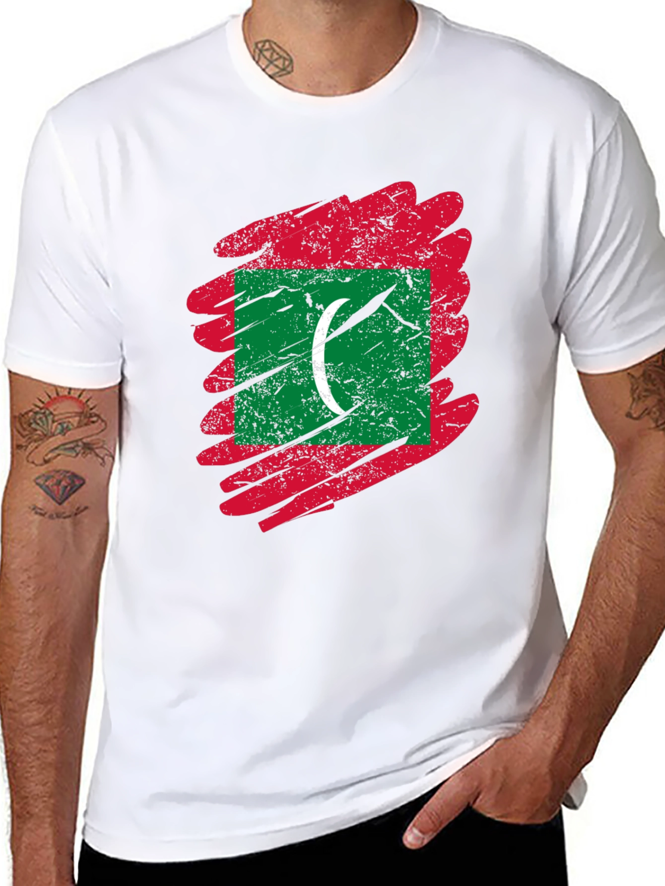 Maldives Flag T-Shirt - Distressed Design