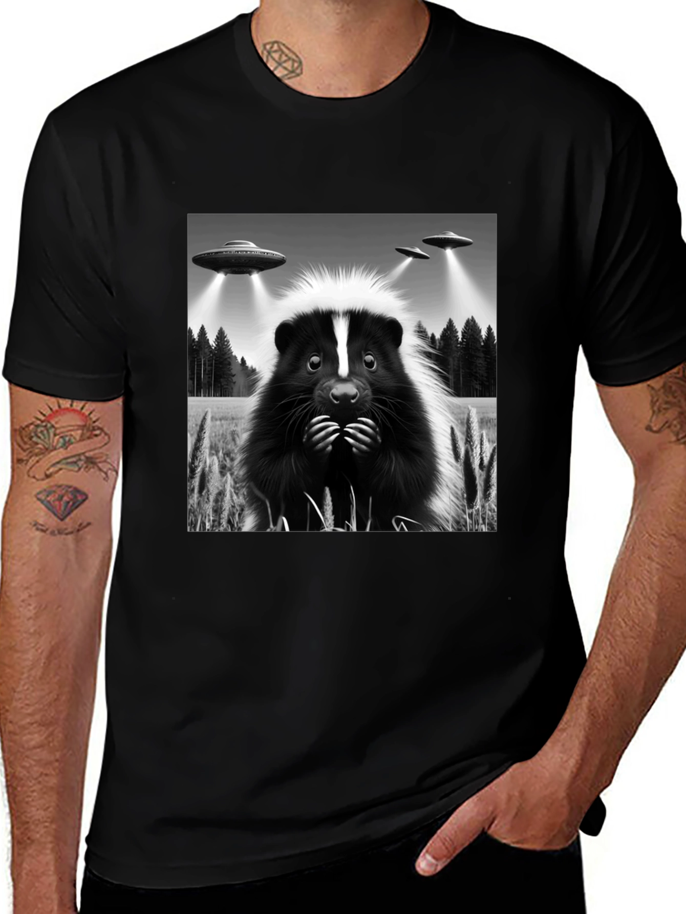 Skunk Alien Abduction Graphic Tee - Black Cotton