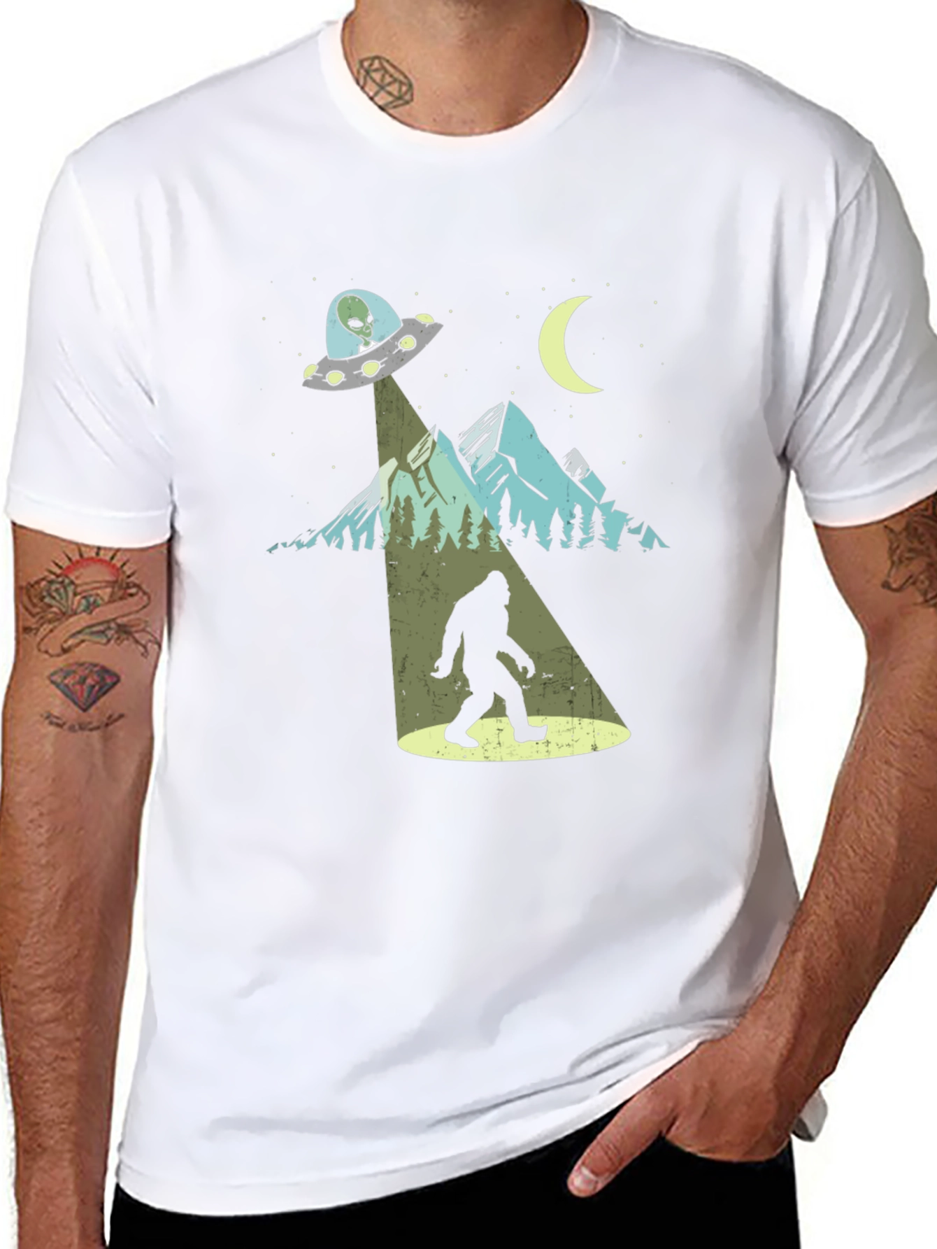 UFO Bigfoot T-Shirt - Alien Abduction Tee