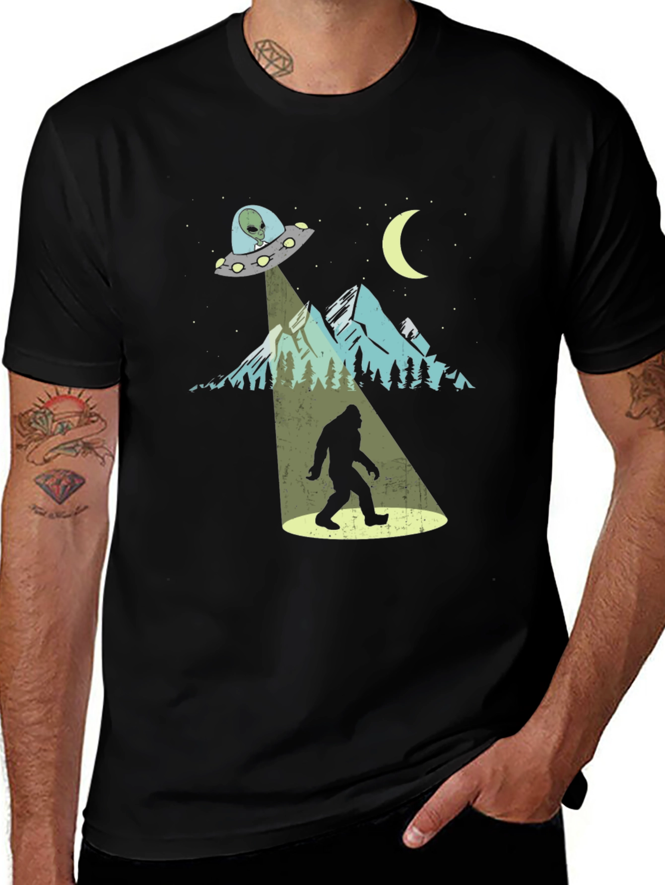 UFO Bigfoot T-Shirt - Alien Abduction Tee