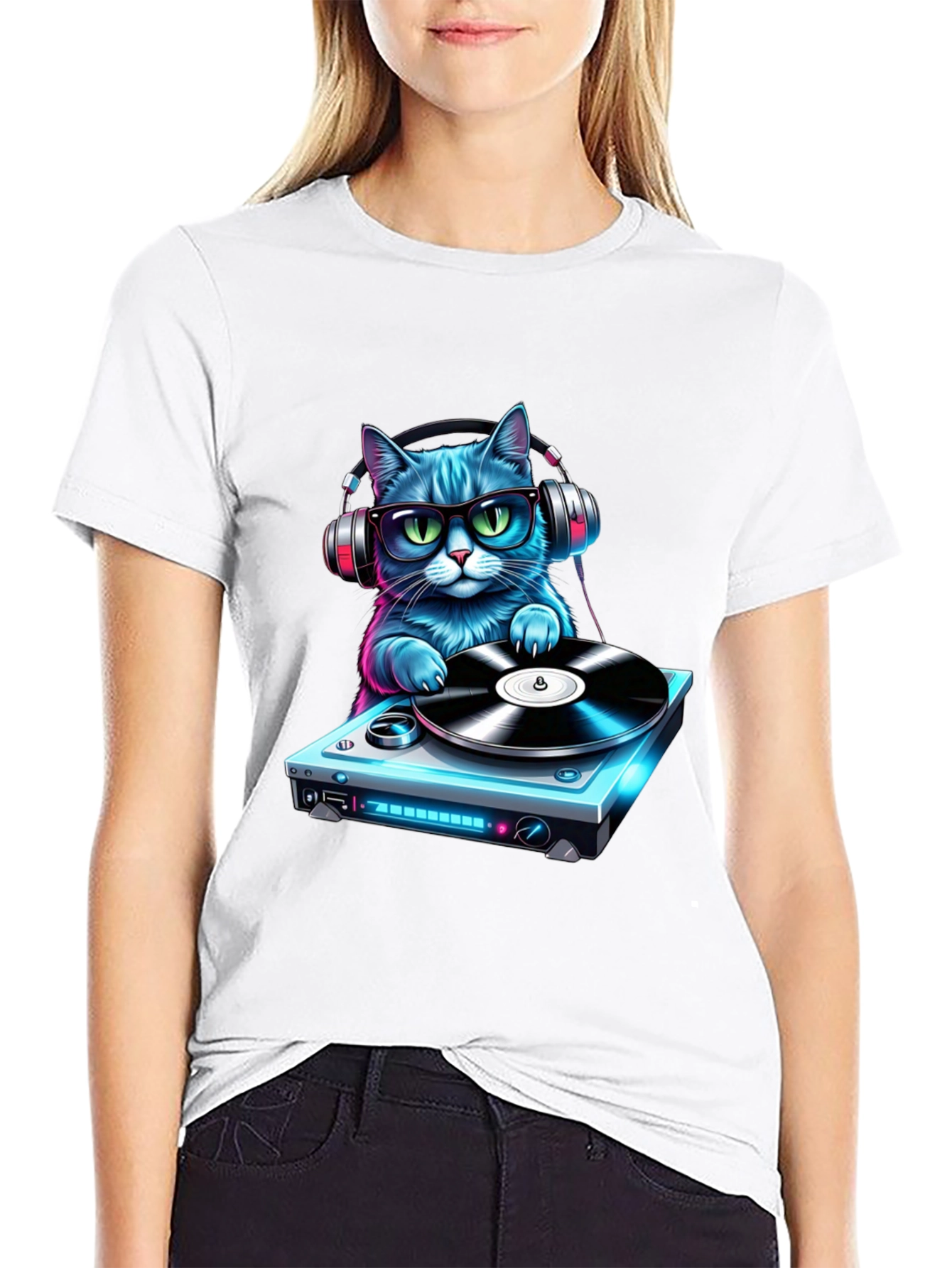 DJ Cat Graphic Tee - Cool & Fun T-Shirt