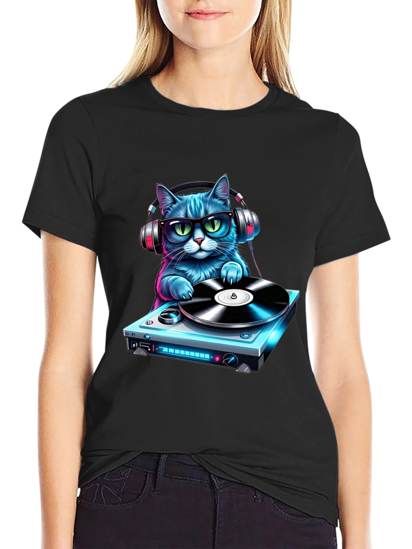 DJ Cat Graphic Tee - Cool & Fun T-Shirt