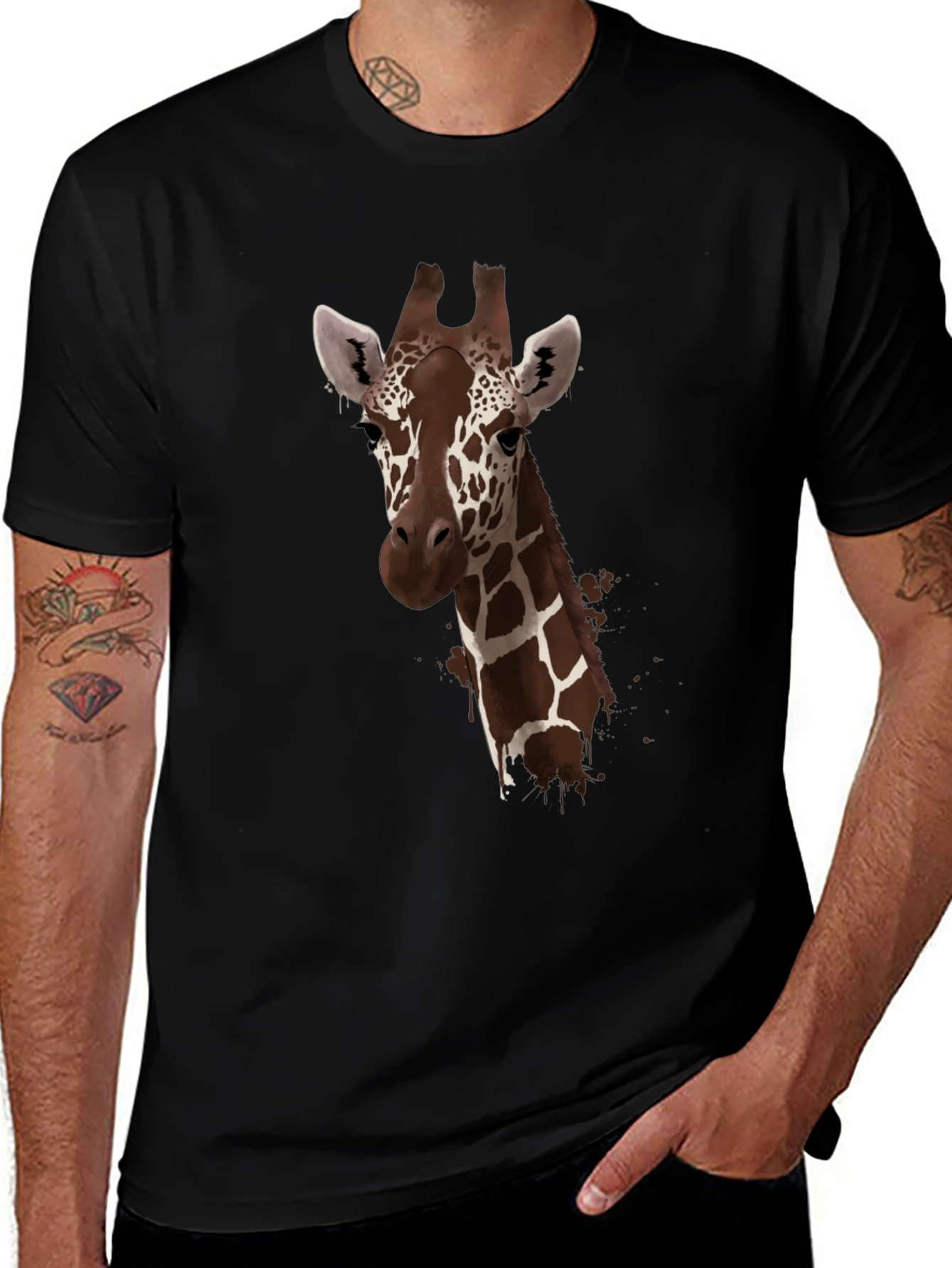 Giraffe Print Black T-Shirt - Stylish Animal Design