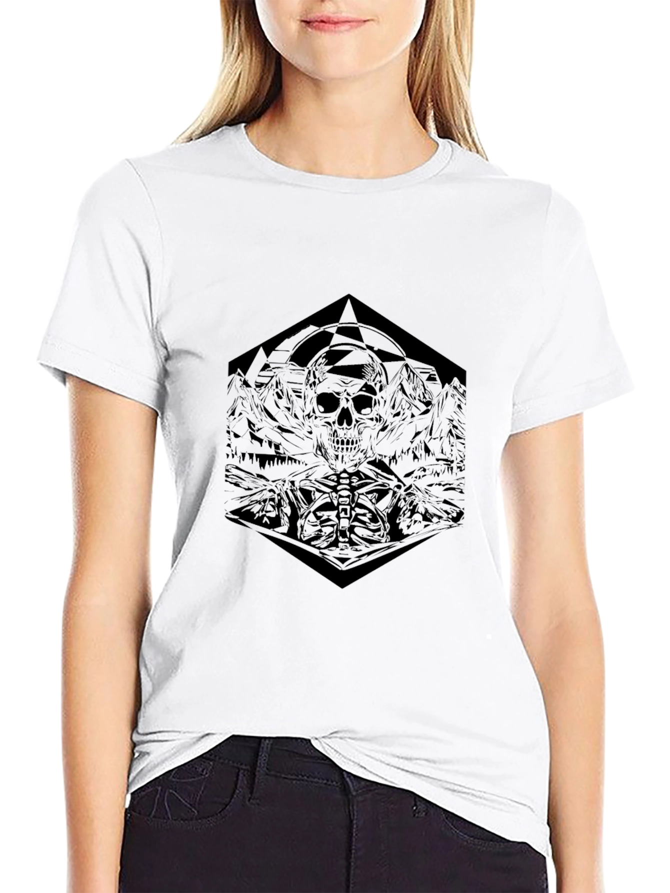 Geometric Skull Graphic Tee - Dark & Edgy Design