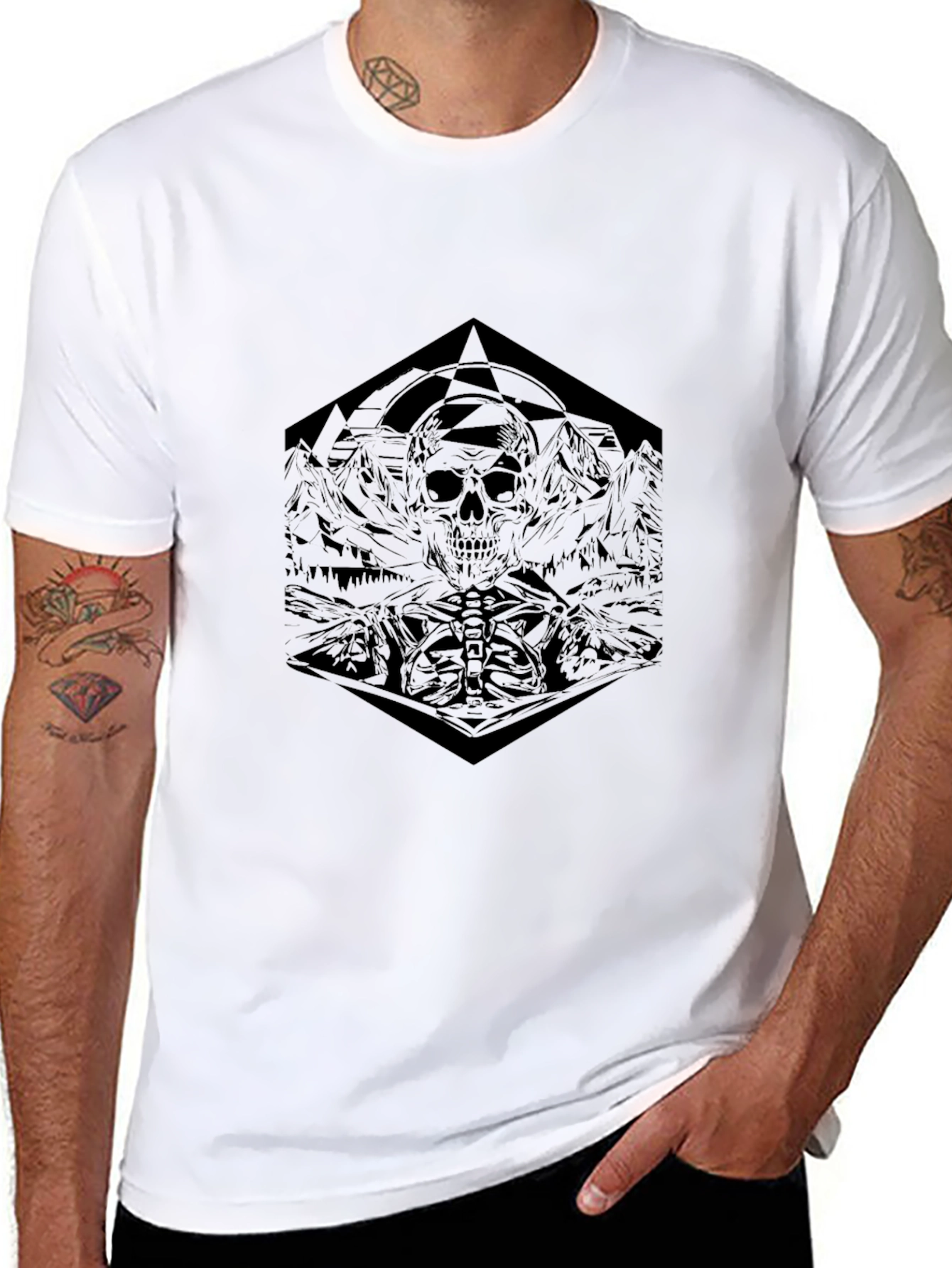 Geometric Skull Graphic Tee - Dark & Edgy Design