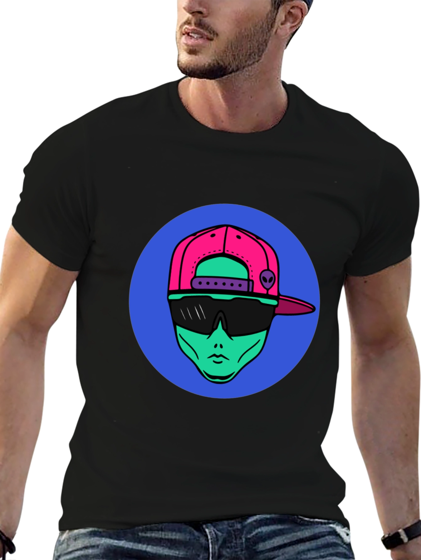 Cool Alien Graphic Tee - Trendy Black T-Shirt