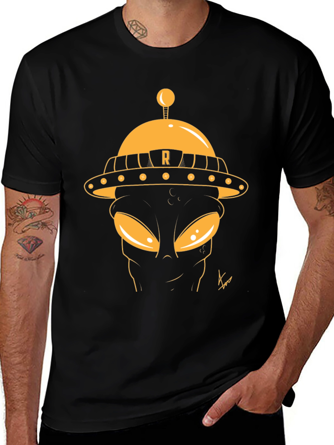 Retro Alien Graphic Tee - Black Cotton